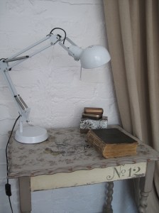 Old Antique Barley Twist Pie Crust Side ConsoleTable Shabby Chic Gypsy Caravan