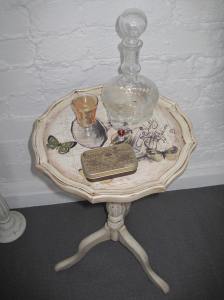 Small Vintage Shabby Chic Wine Table