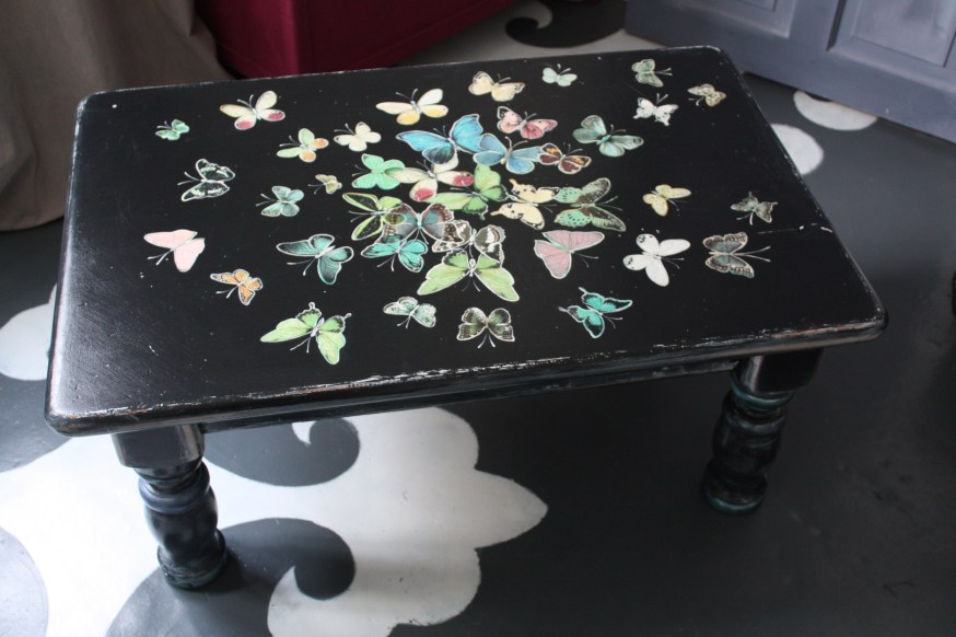 Butterflies Explosion coffee table